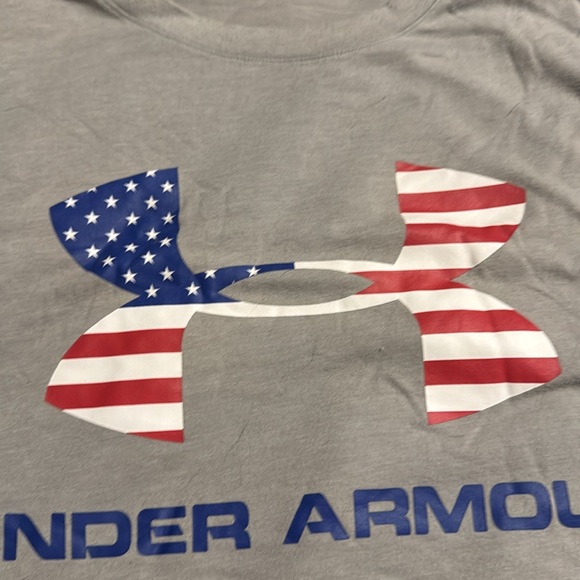 Under Armour, gray American flag T-shirt size XXL - Picture 2 of 4